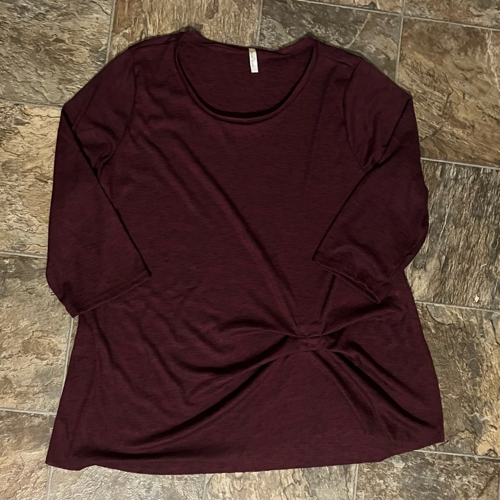 Women's 1X Burgundy 3/4 Sleeve Top With Decorative Side Knot
